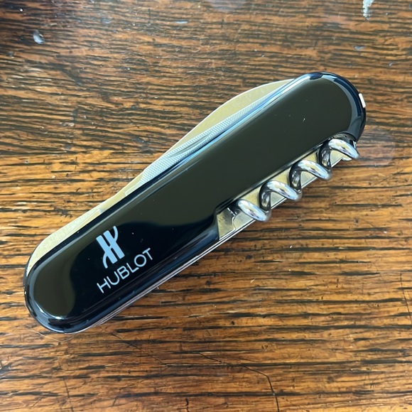 Hublot Multi-tool in pouch - Picture 3 of 6